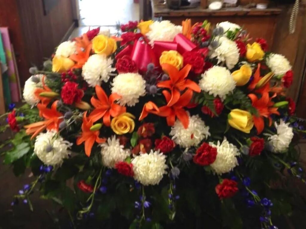 Casket 8 Mixed Jerome Florist